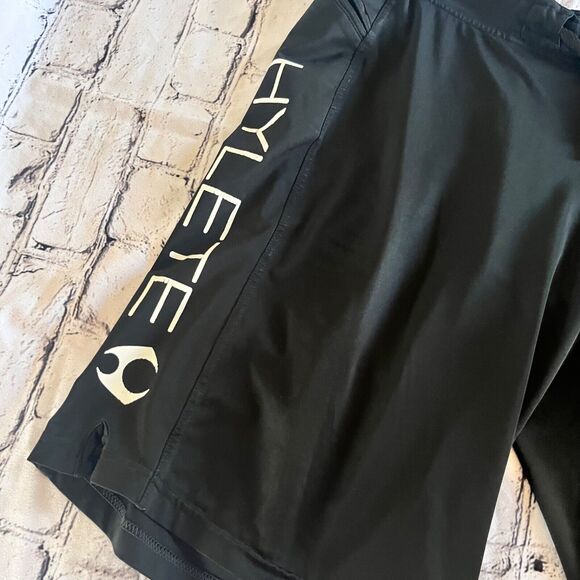 HYLETE Mens Crossfit Athletic Shorts Black Logo Size L Flag - Picture 3 of 3